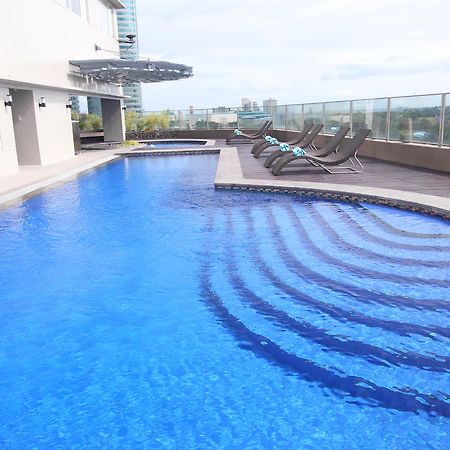 Acacia Hotel Manila Muntinlupa City Kültér fotó