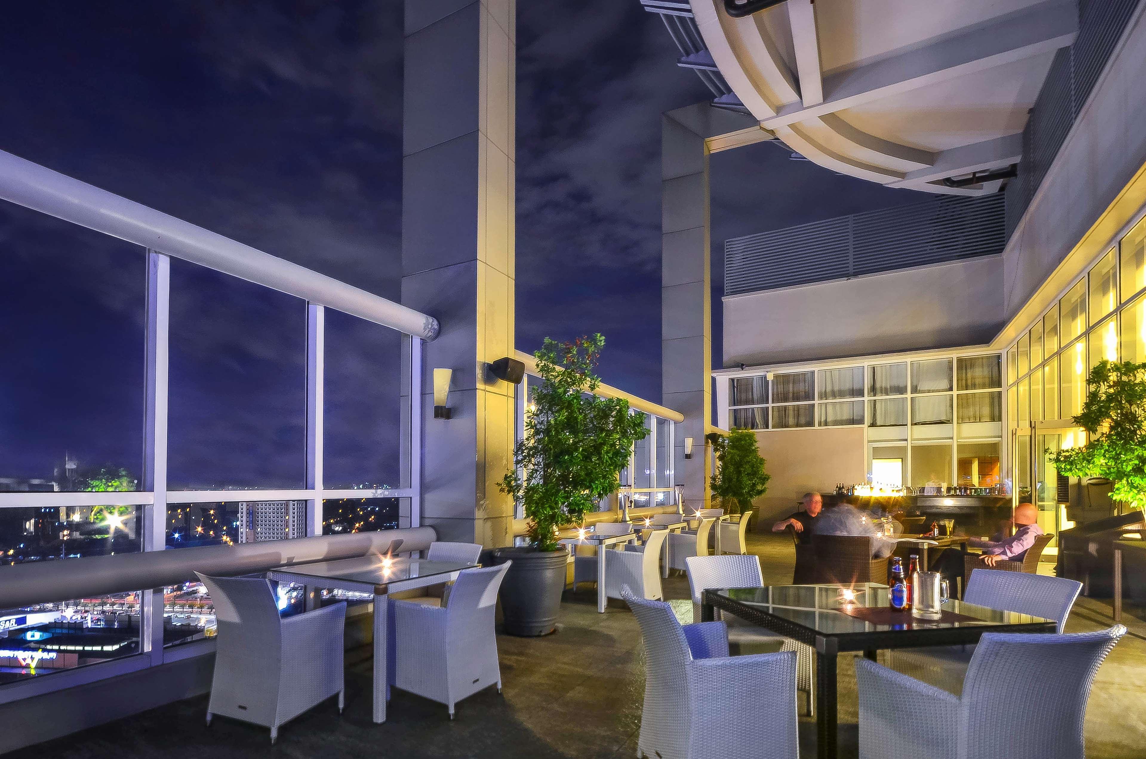 Acacia Hotel Manila Muntinlupa City Kültér fotó