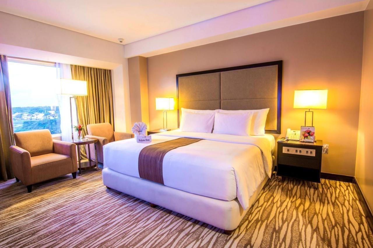 Acacia Hotel Manila Muntinlupa City Kültér fotó