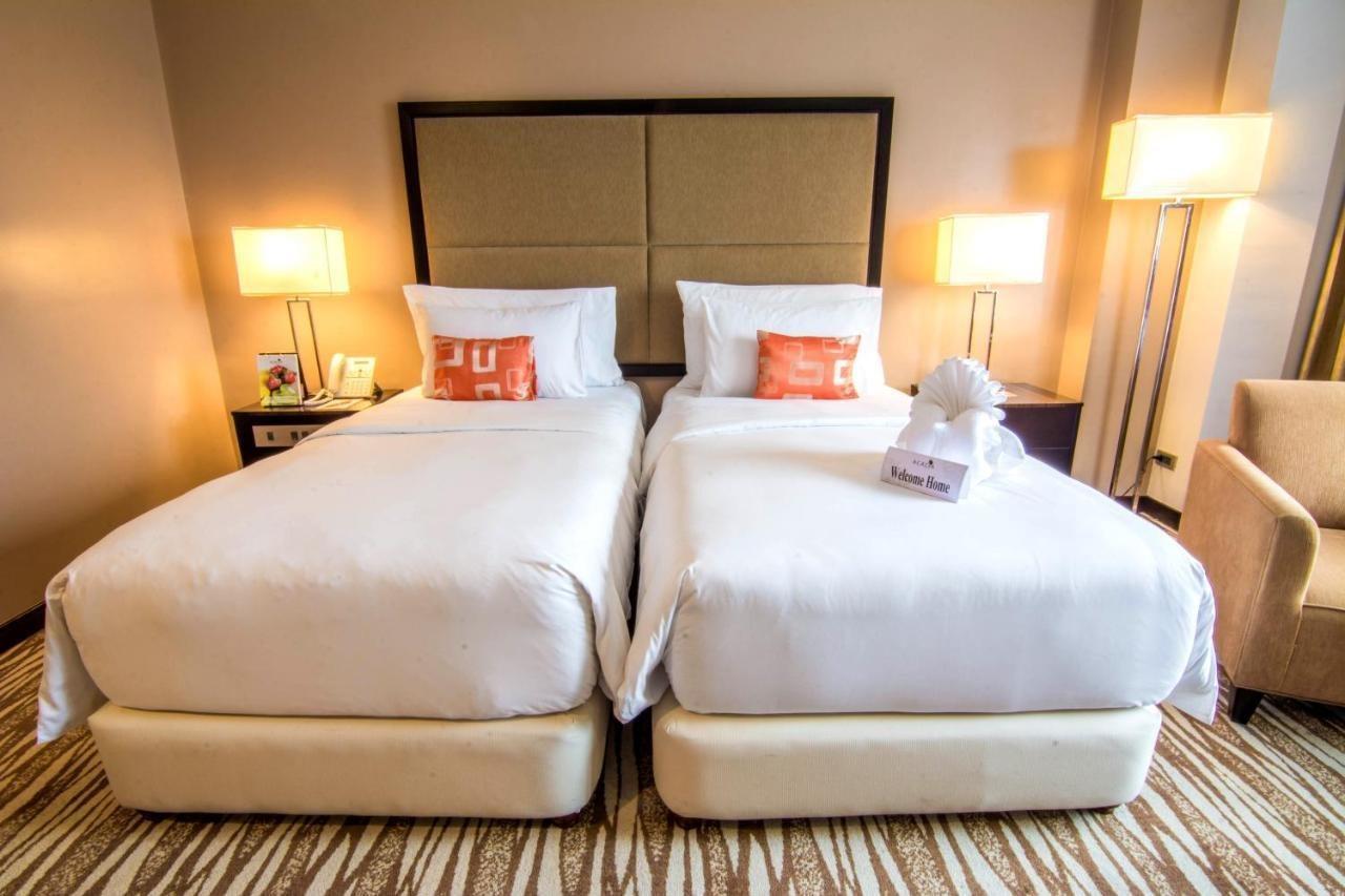 Acacia Hotel Manila Muntinlupa City Kültér fotó