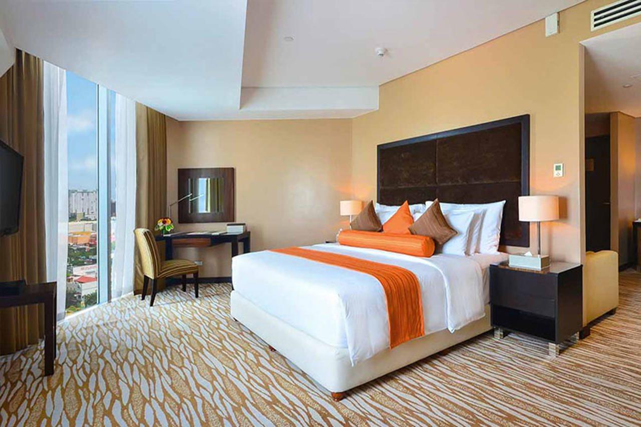Acacia Hotel Manila Muntinlupa City Kültér fotó