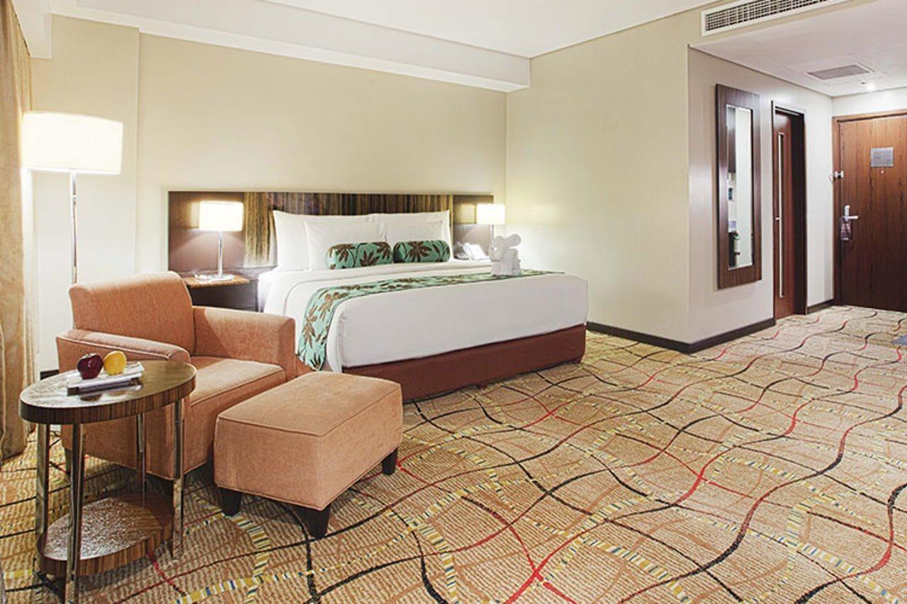 Acacia Hotel Manila Muntinlupa City Kültér fotó