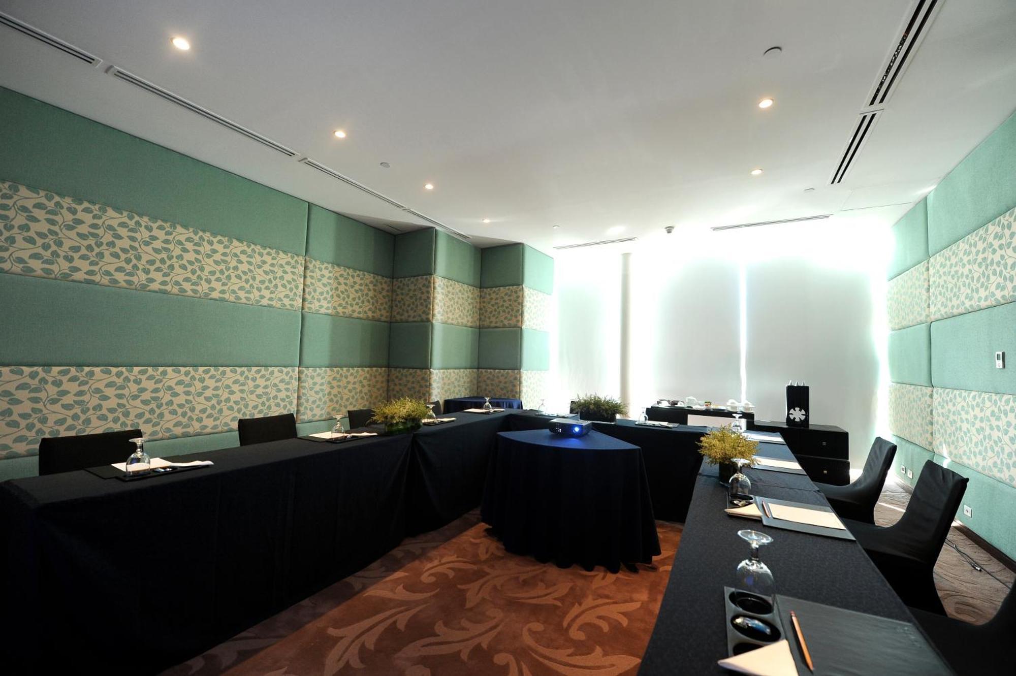 Acacia Hotel Manila Muntinlupa City Kültér fotó