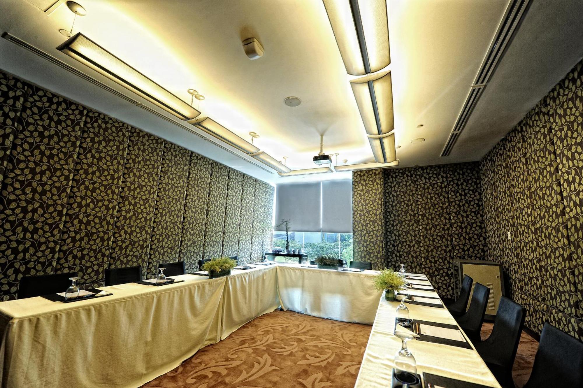 Acacia Hotel Manila Muntinlupa City Kültér fotó