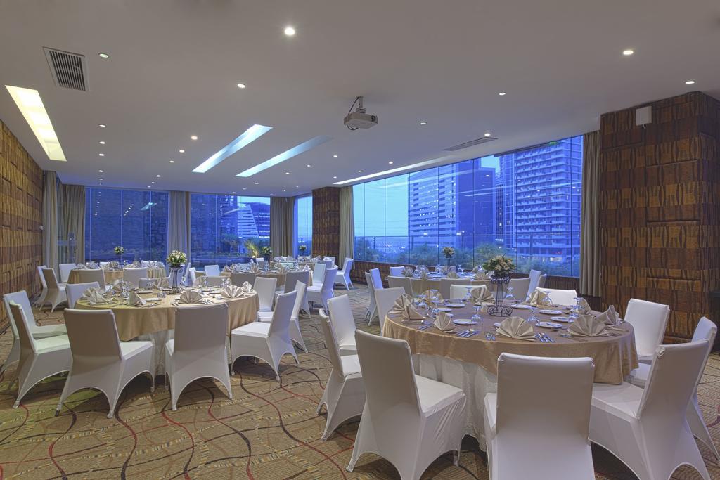Acacia Hotel Manila Muntinlupa City Kültér fotó