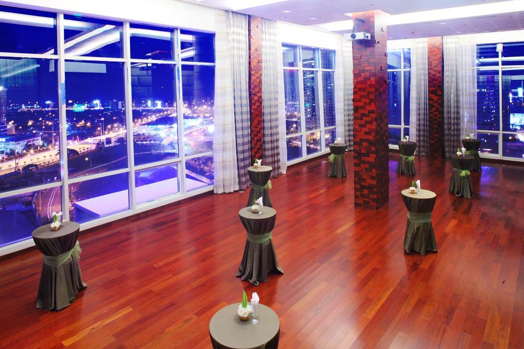 Acacia Hotel Manila Muntinlupa City Kültér fotó